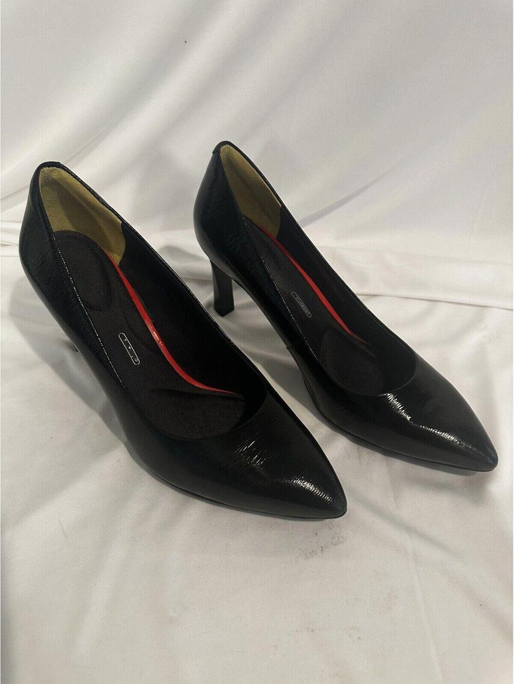 Women's 8.5 Rockport Total Motion black patent 75mm point pumps heels